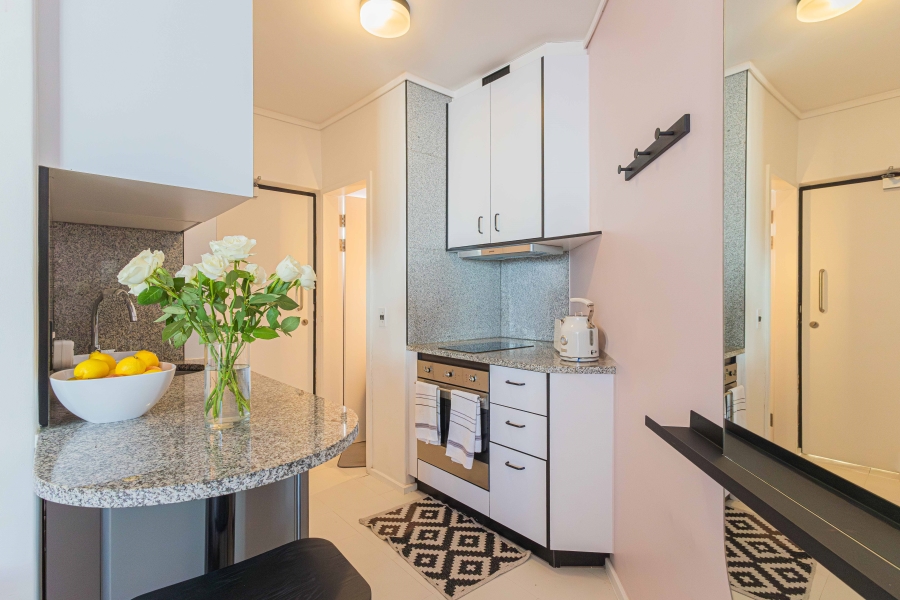 1 Bedroom Property for Sale in Sea Point Western Cape